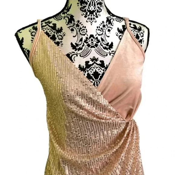 Cupshe Sequin Velvet Dress - Picture 4 of 11